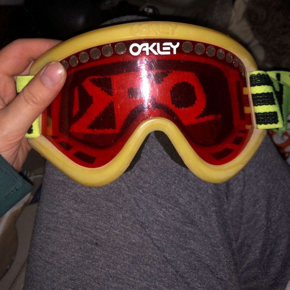 Small Frame Oakley ski snowboarding Goggles Red And Yellow